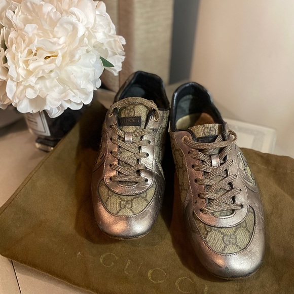 Gucci Shoes - Gucci Leather Trimmed Logo Print Casual Shoes 38